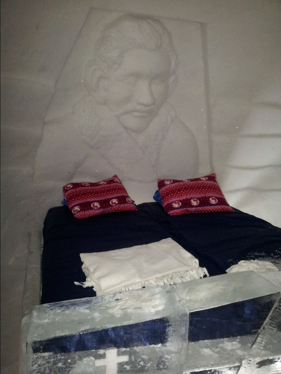 Snow Hotel43